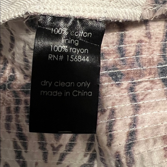 LE SUPERBE shorts size 2 - Picture 9 of 9